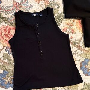 Black Sleeveless Sleeveless Henley